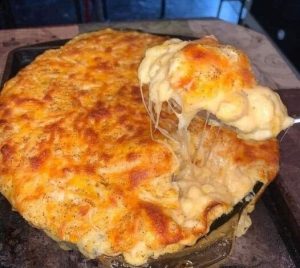 CREAMY BAKED MAC AND CHEESE