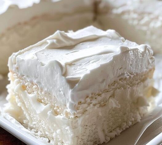 HEAVENLY WHITE SNACK CAKE