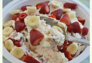 Strawberry-Banana Cheesecake Salad